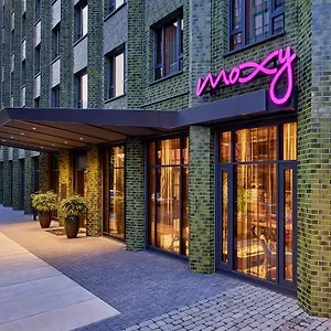 Hotel Moxy Muelheim, Keulen