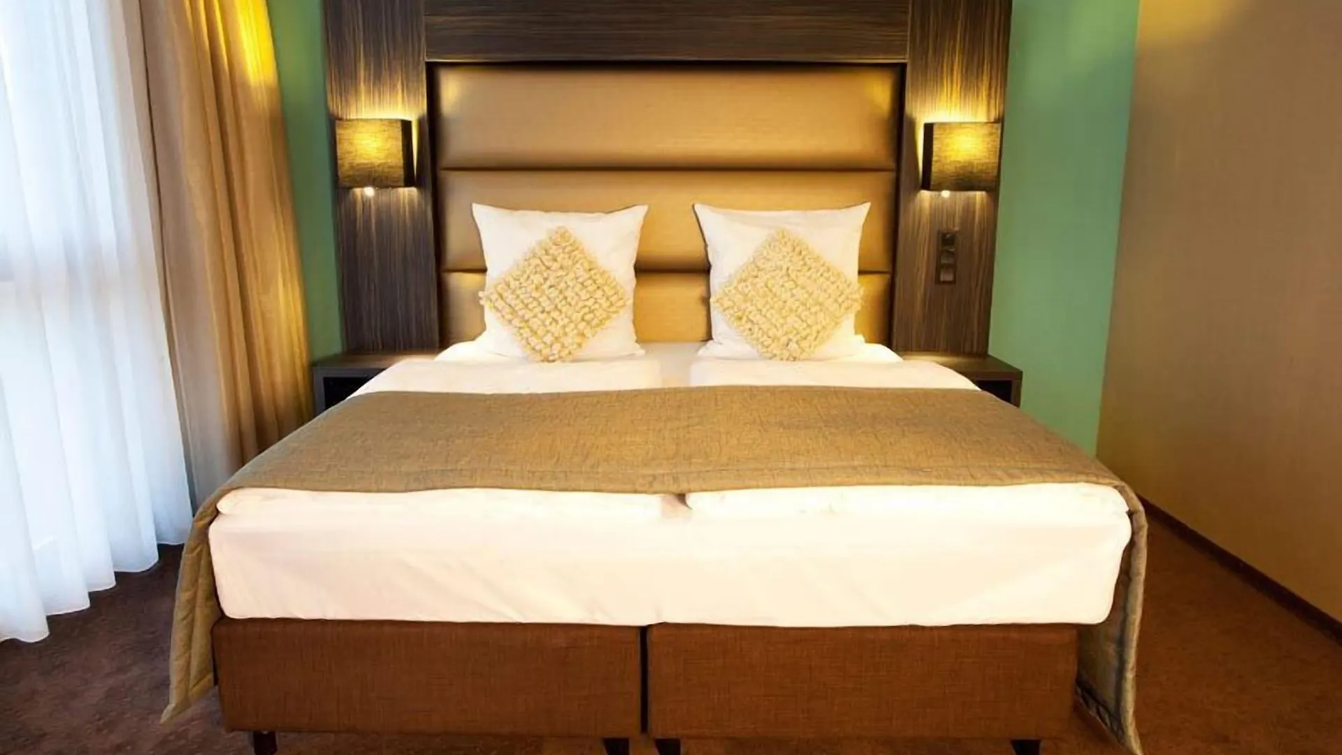 Centro Hotel Ayun Cologne