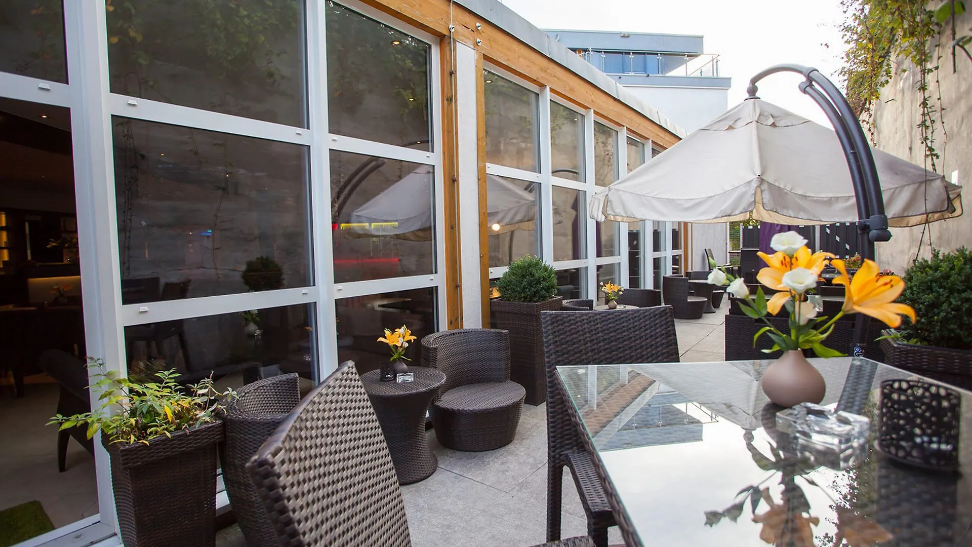 Centro Hotel Ayun Cologne 3*,