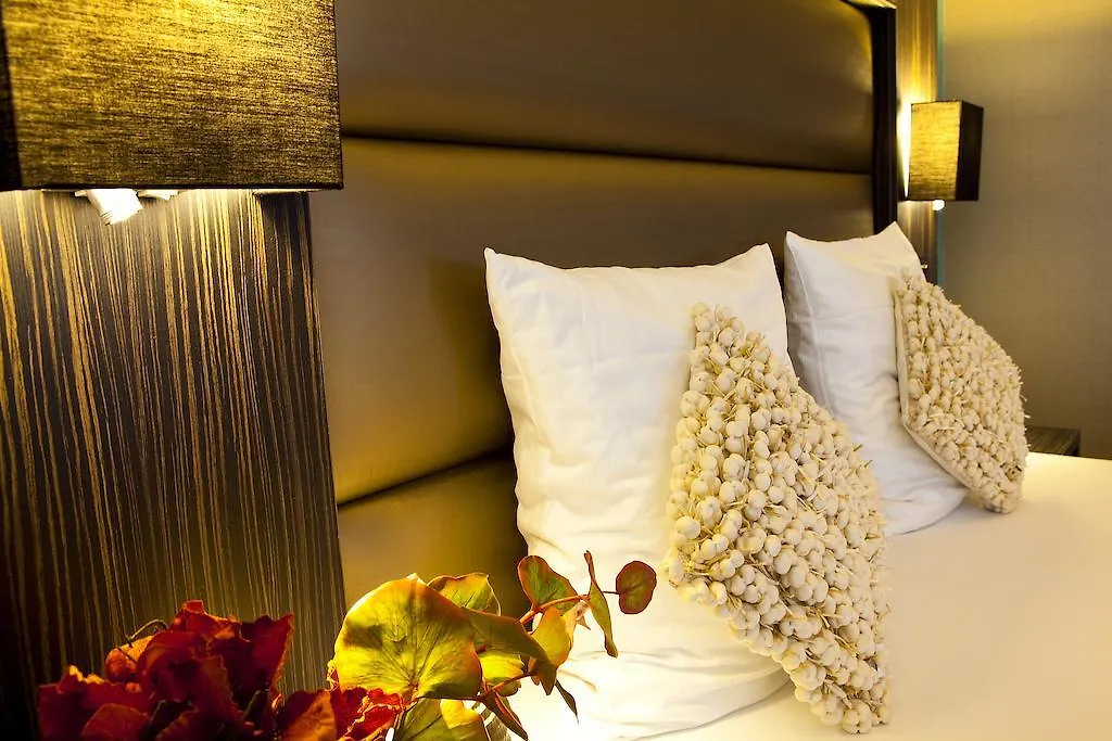 Centro Hotel Ayun Cologne 3*,