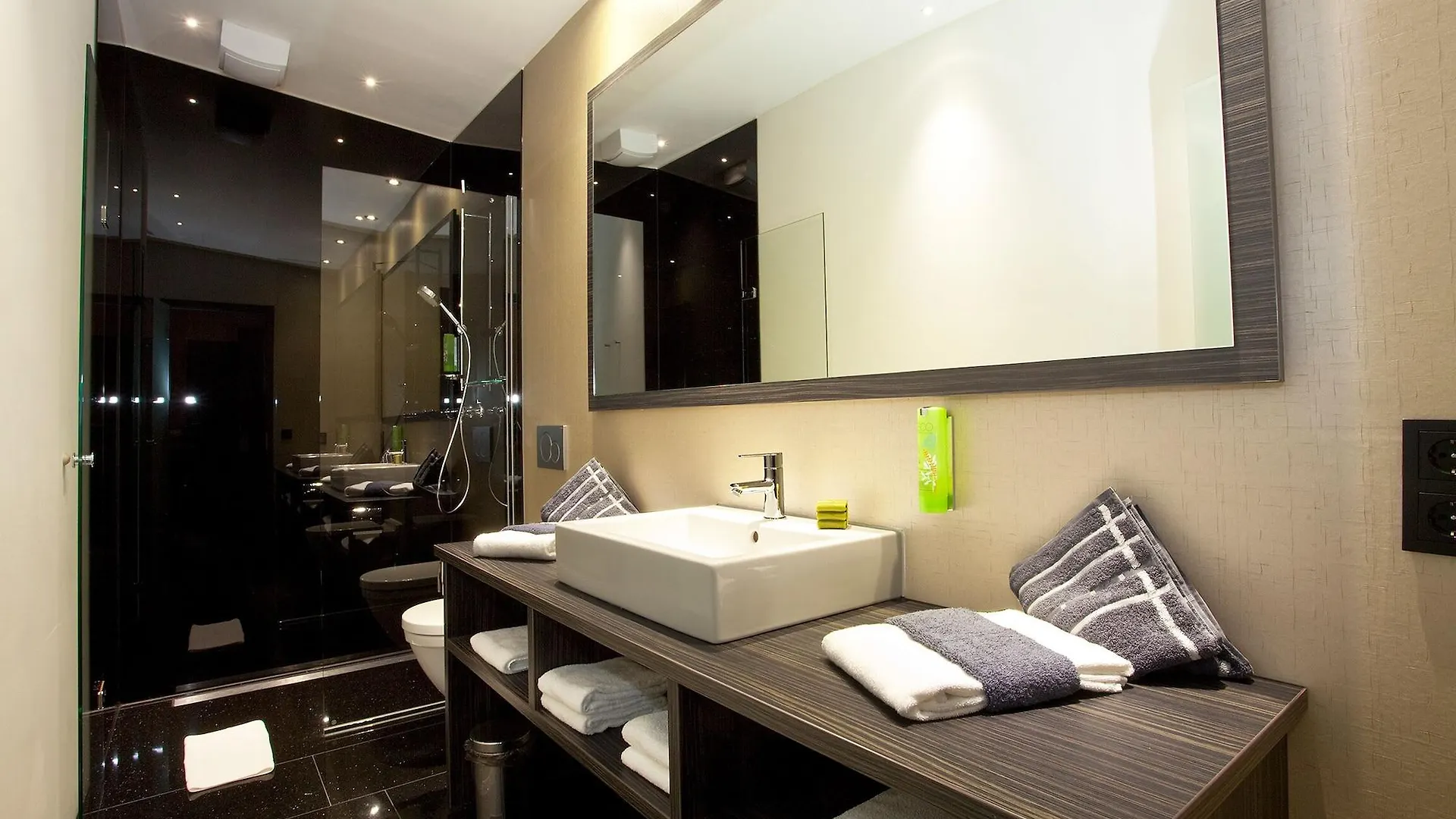 Centro Hotel Ayun Cologne