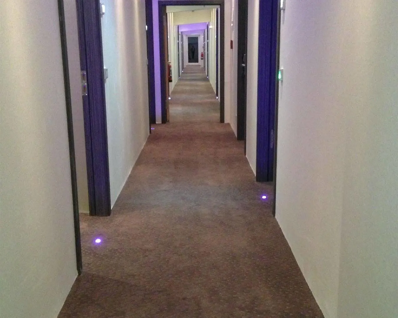 Centro Hotel Ayun Cologne 3*,